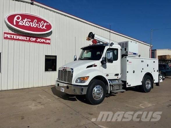 Peterbilt 536 Construction - Others
