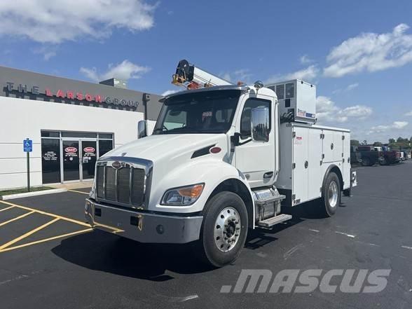 Peterbilt 536 Construction - Others