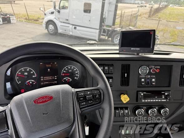 Peterbilt 537 Waste trucks