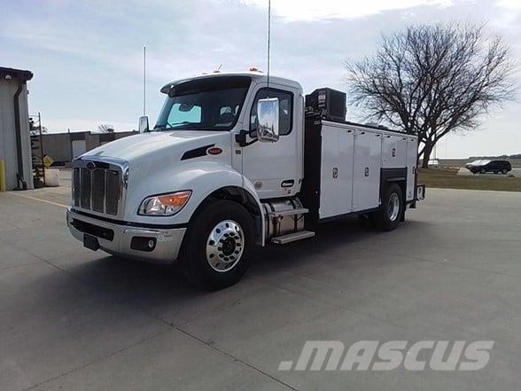 Peterbilt 537 Construction - Others