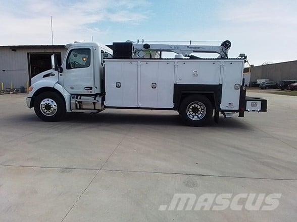 Peterbilt 537 Construction - Others