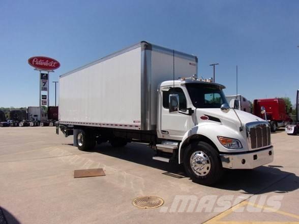 Peterbilt 537 Construction - Others