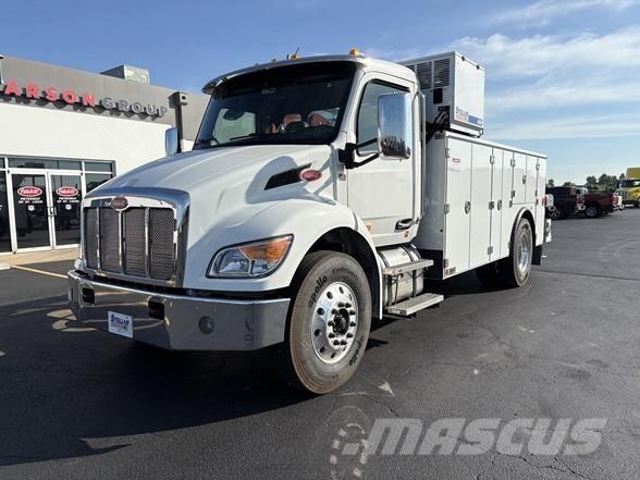 Peterbilt 537 Construction - Others