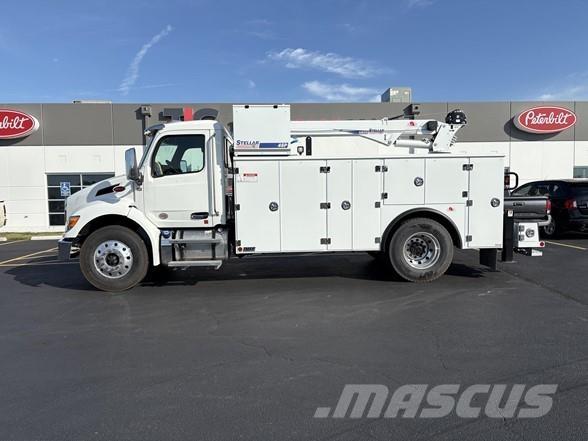Peterbilt 537 Construction - Others