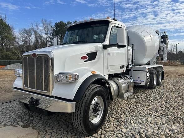 Peterbilt 567 Construction - Others