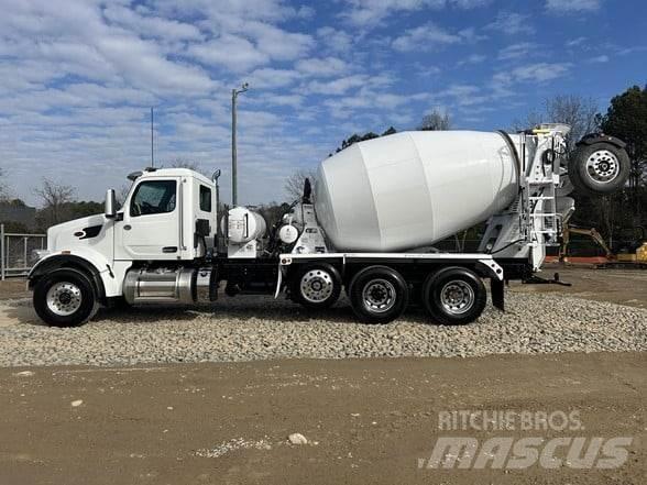 Peterbilt 567 Construction - Others