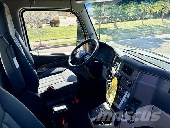 Peterbilt 567 Construction - Others