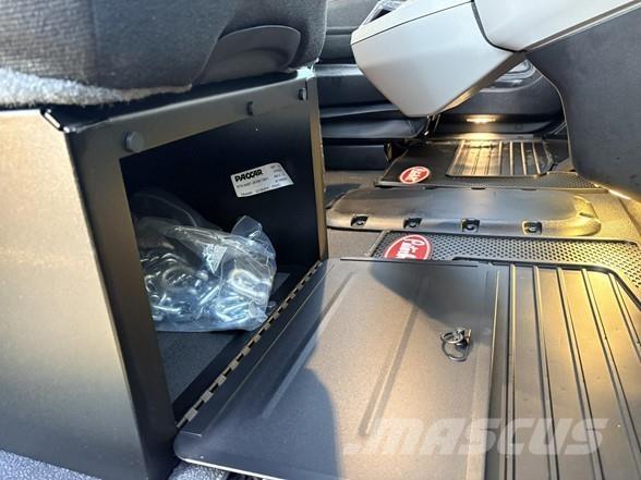 Peterbilt 567 Tipper trucks