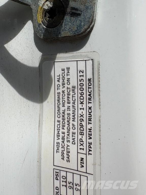 Peterbilt 579 Tractor Units