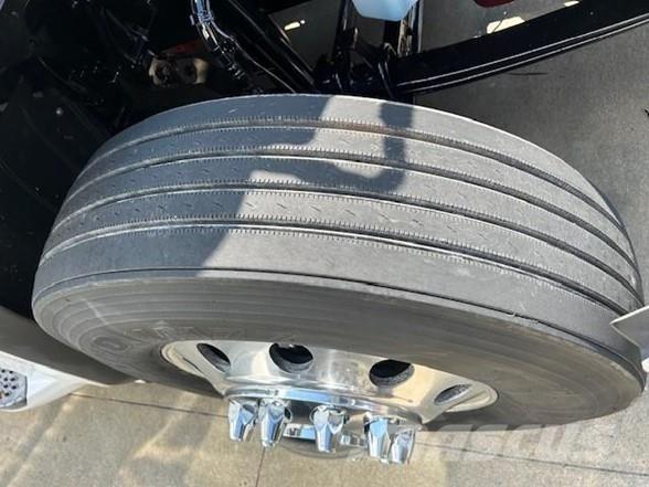 Peterbilt 579 Tractor Units