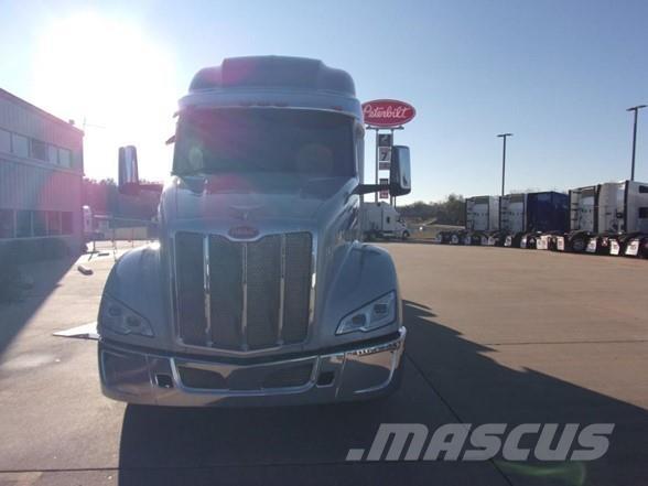 Peterbilt 579 Tractor Units