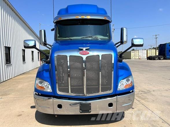 Peterbilt 579 Tractor Units