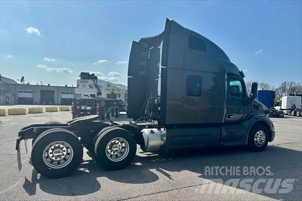 Peterbilt 579 Tractor Units