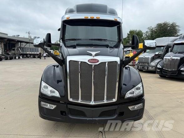 Peterbilt 579 Tractor Units