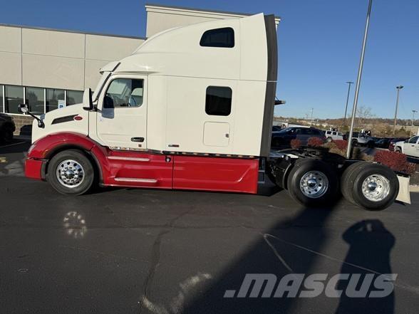 Peterbilt 579 Tractor Units