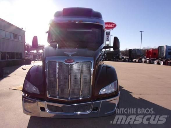 Peterbilt 579 Tractor Units