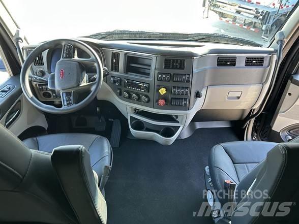Peterbilt 579 Tractor Units