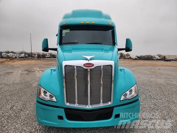 Peterbilt 579 Tractor Units