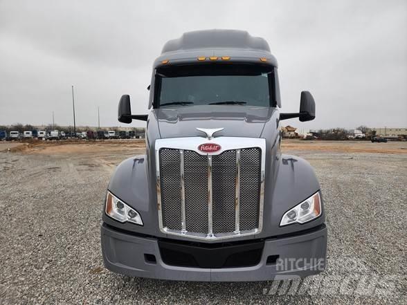 Peterbilt 579 Tractor Units