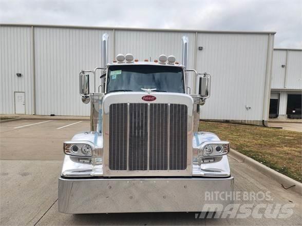 Peterbilt 589 Tractor Units