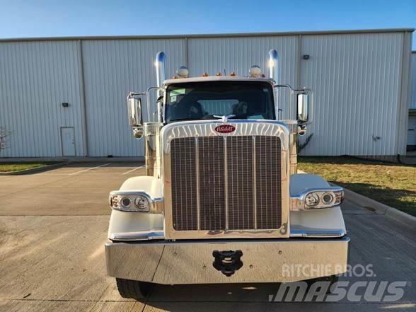 Peterbilt 589 Tractor Units