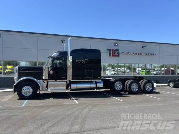 Peterbilt 589 Tractor Units
