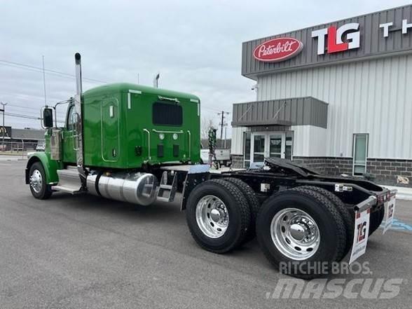 Peterbilt 589 Tractor Units