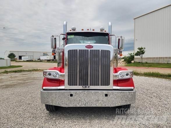 Peterbilt 589 Tractor Units