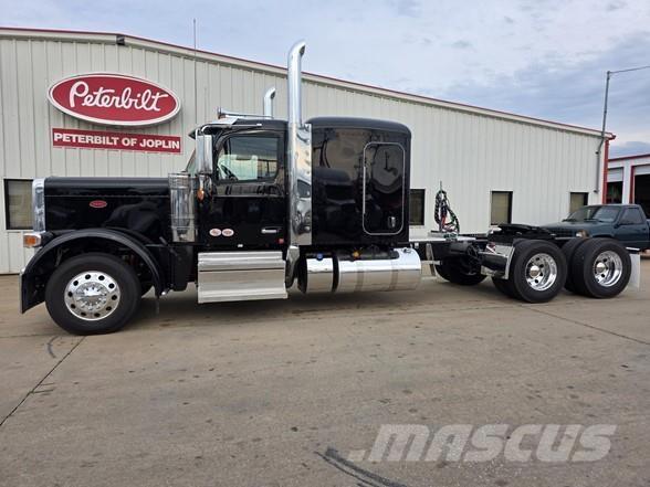 Peterbilt 589 Tractor Units