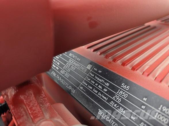 Peterbilt 589 Tractor Units