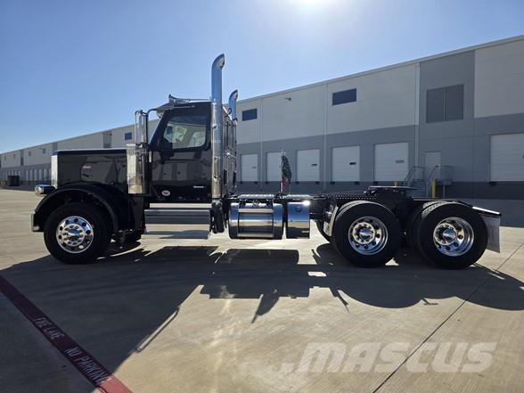 Peterbilt 589 Tractor Units