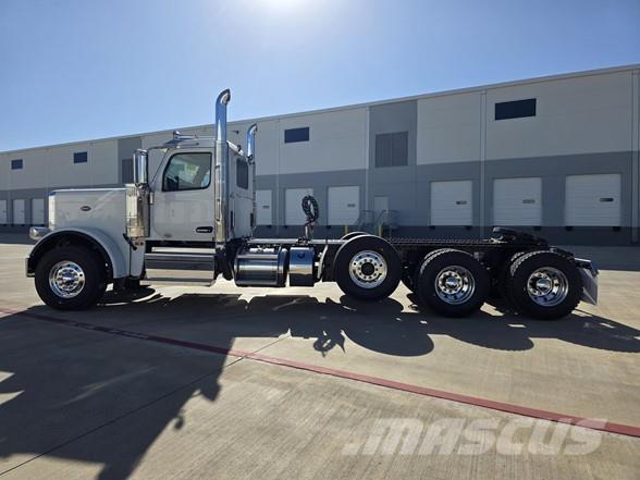 Peterbilt 589 Tractor Units