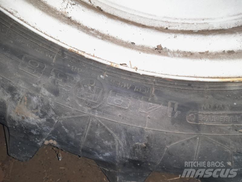  - - -  14,9x38 Tyres, wheels and rims