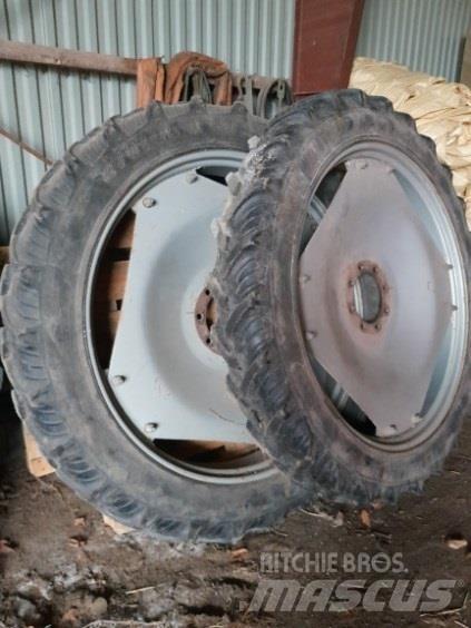  - - -  270/95R48 Tyres, wheels and rims