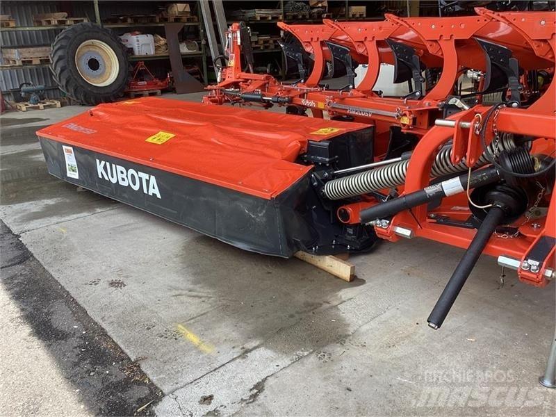 Kubota DM2032 Swathers