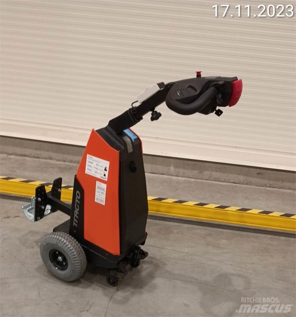 BT TWE120 LI-ION Towing trucks