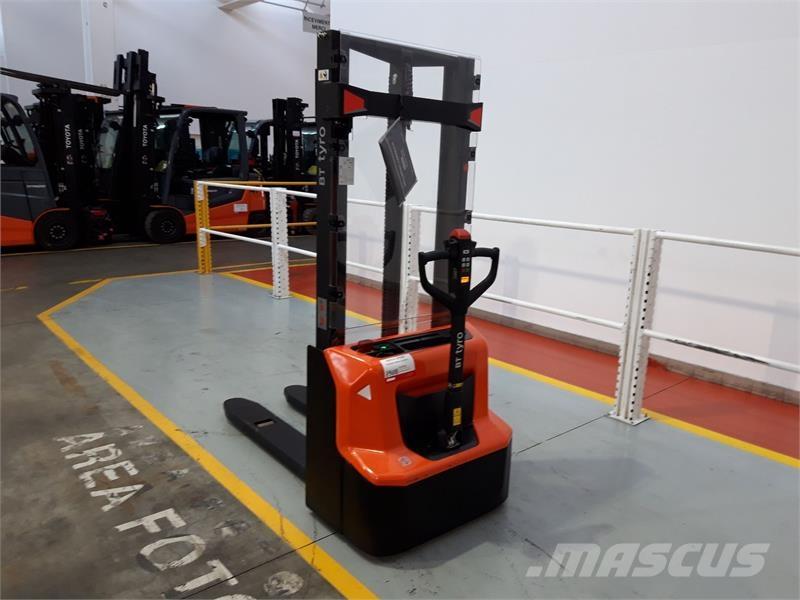 BT SHE100 Hand pallet stackers