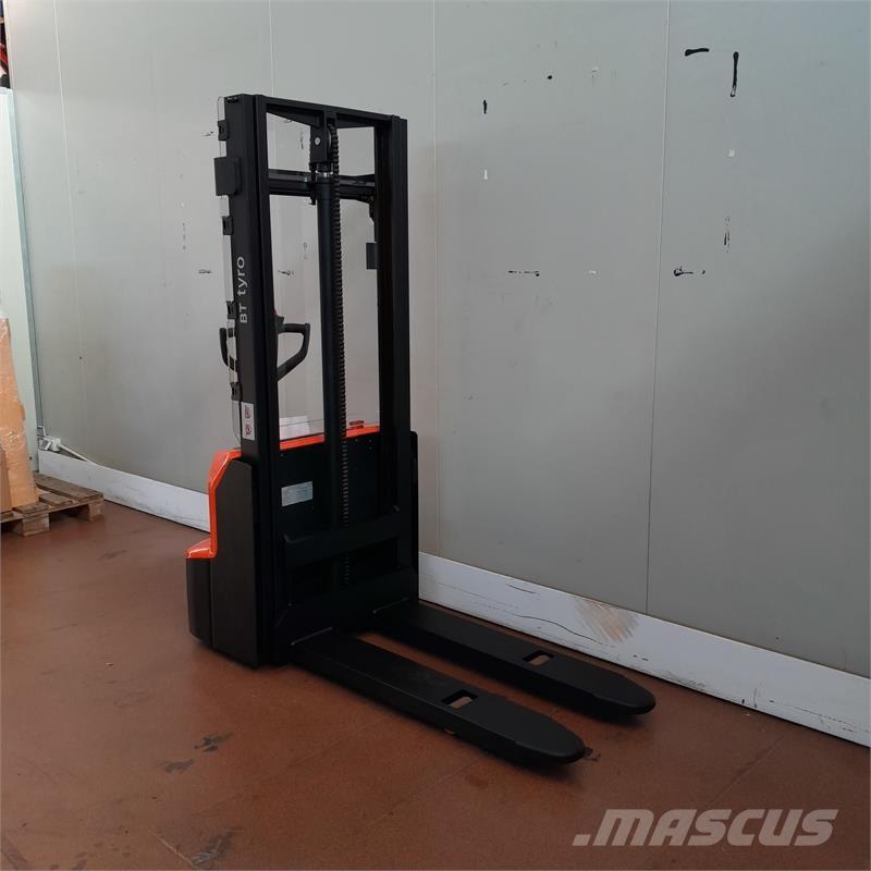 BT SHE100 Hand pallet stackers