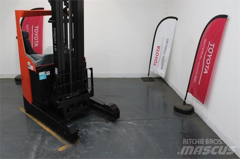 BT RRE200 Reach trucks
