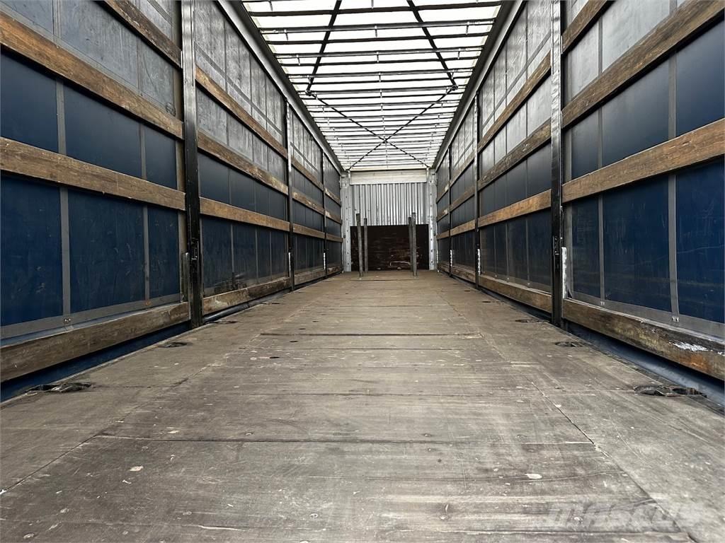 Kässbohrer , Curtainsider semi-trailers