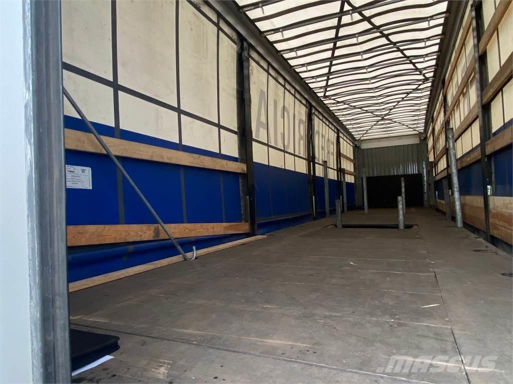 Kässbohrer , Curtainsider semi-trailers