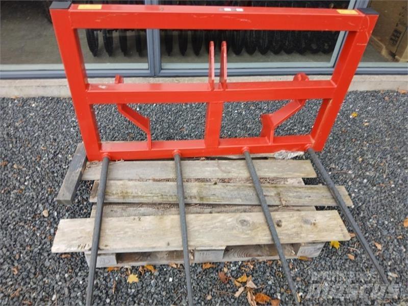 MO  Front loader accessories