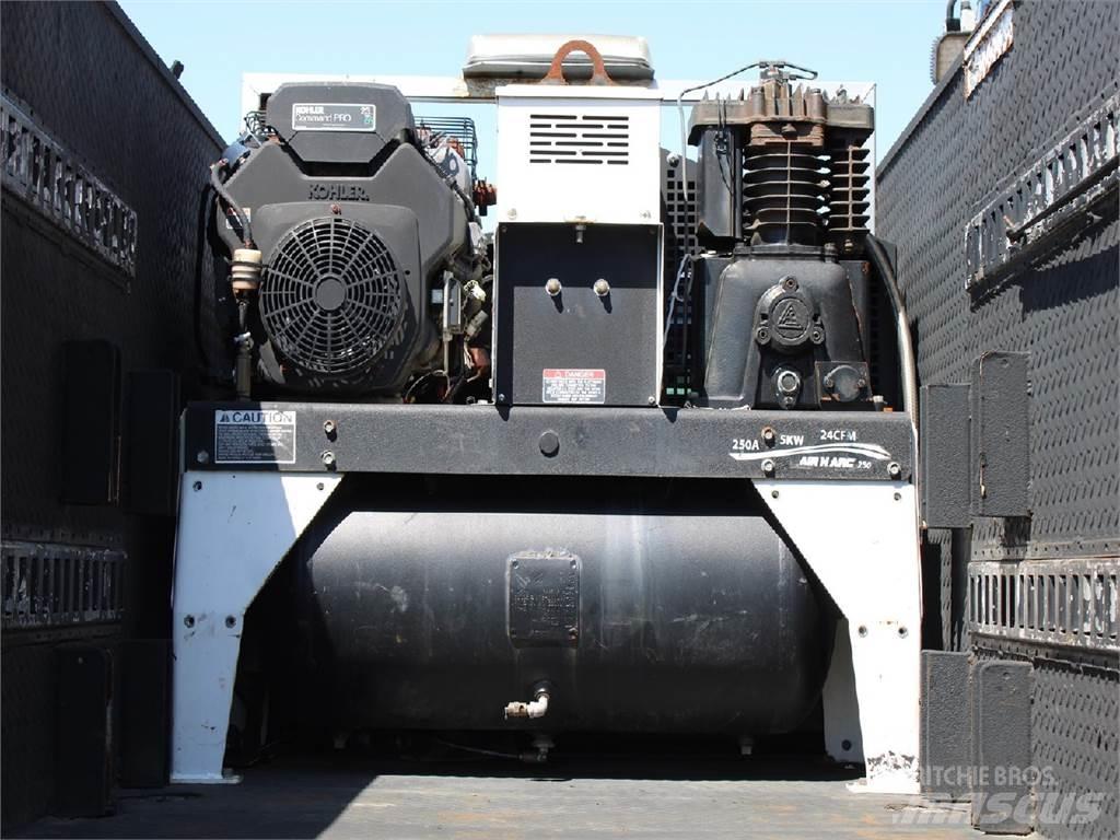 Ford F-550 Recovery vehicles