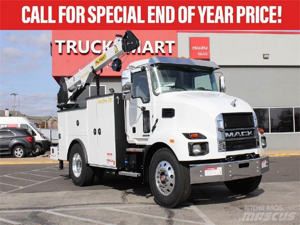 Mack MD6 Crane trucks