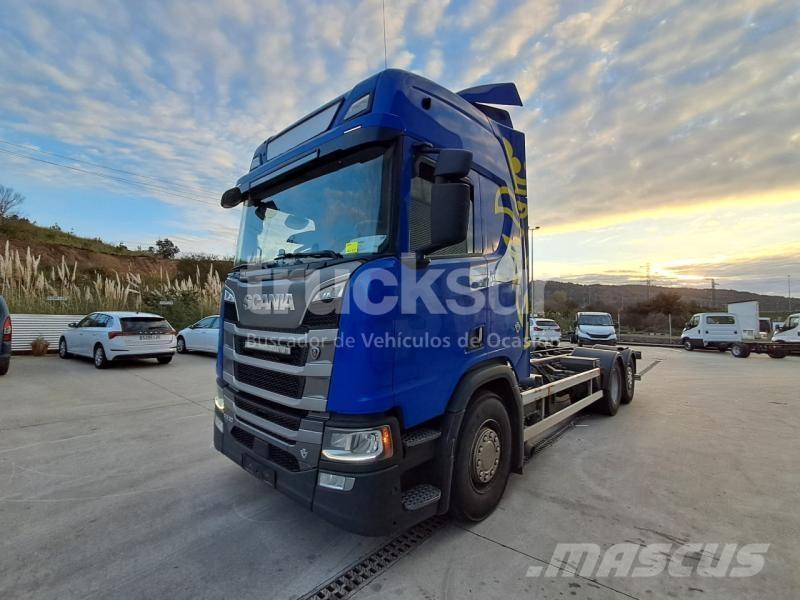 Scania R530 Chassis Cab trucks