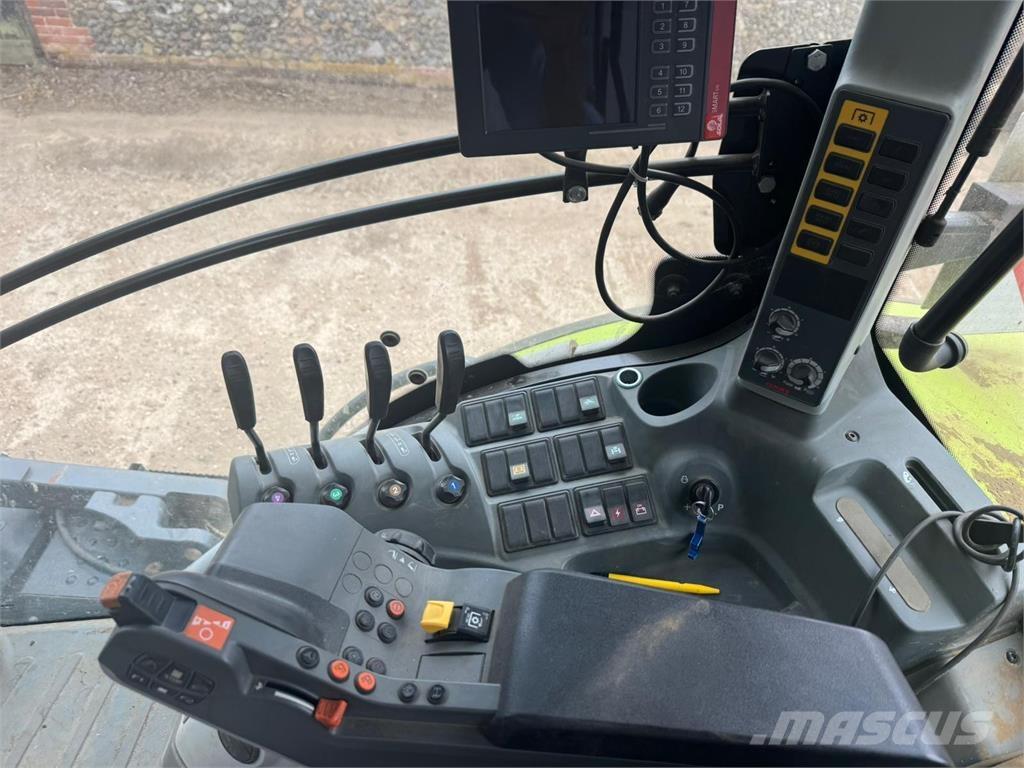 CLAAS AXION 800 Tractors