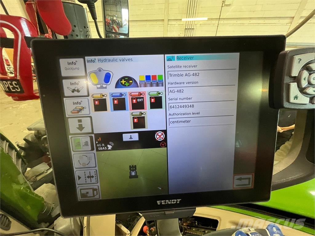 Fendt 724 VARIO S4 Tractors