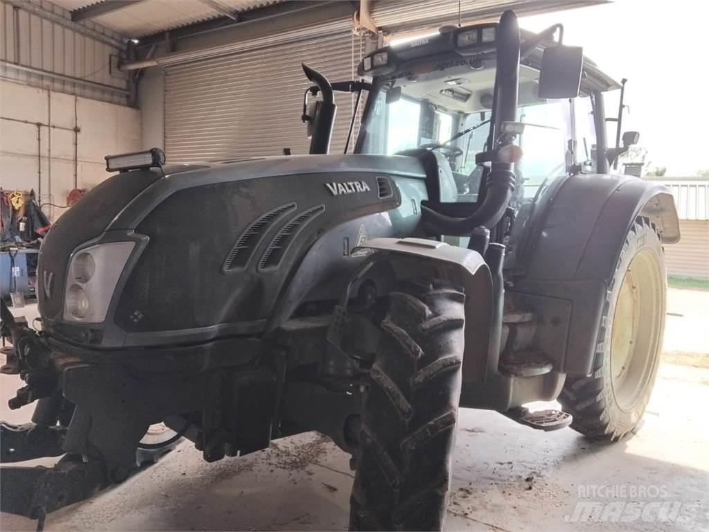 Valtra T183V Tractors