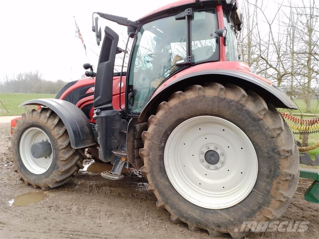 Valtra T195V Tractors