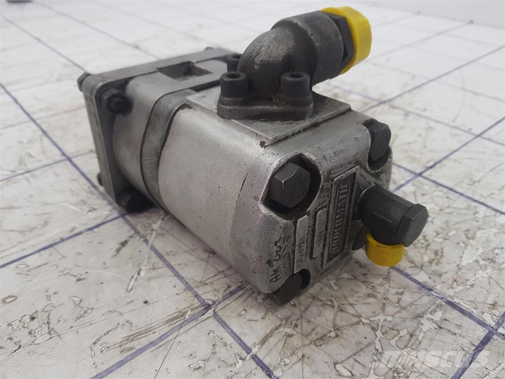  Duplomatic gear pump Crane parts and equipment
